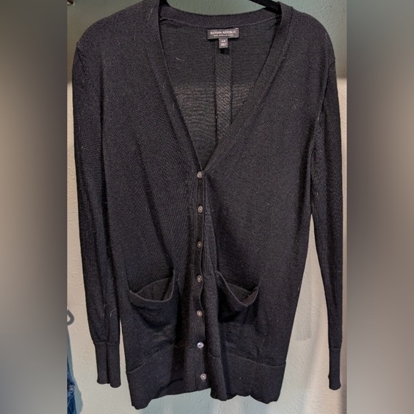 Banana Republic Sweaters - J. Crew Merino Wool V-Neck Button Down
Cardigan XS 100% merino wool